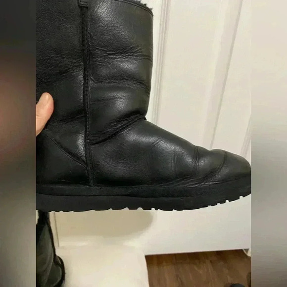 UGG Australia Classic Zip Black Leather Boots size 6 - Picture 10 of 14